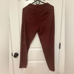 ALO Yoga sweatpants fleece